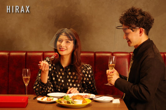 【HIRAX AIR shield】お食事の際にフィルムを上下出来るフェイスシールドです。